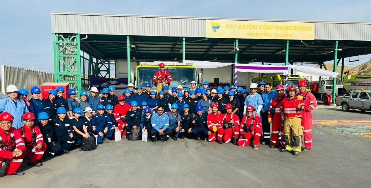 Alumnos de SENATI en Talara reciben entrenamiento en la Estación Contraincendios de la Nueva Refinería Talara de Petroperú