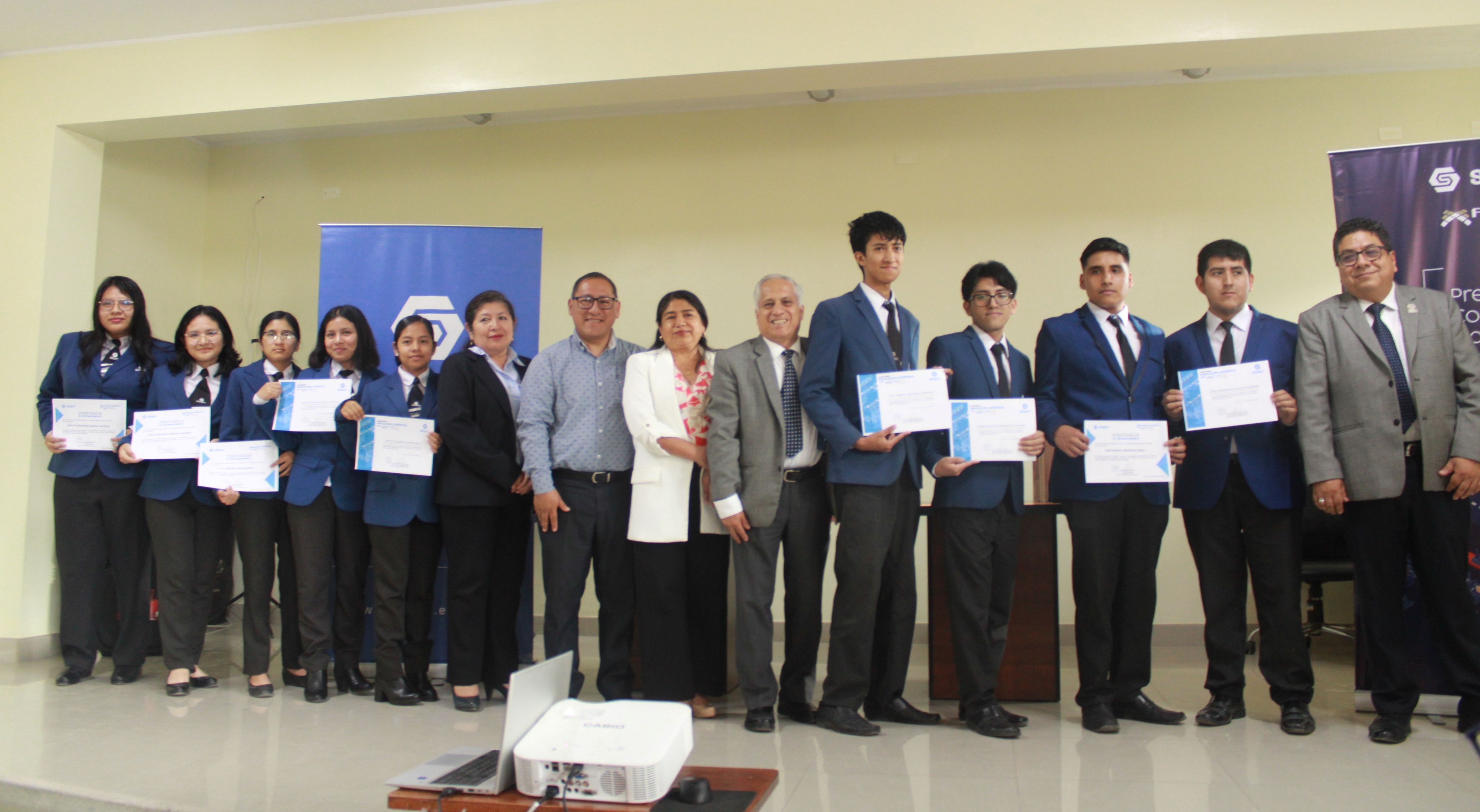 SENATI premia a estudiantes ganadores de Pisco y Chiclayo en el Concurso Nacional de Simulación Logística con FlexSim