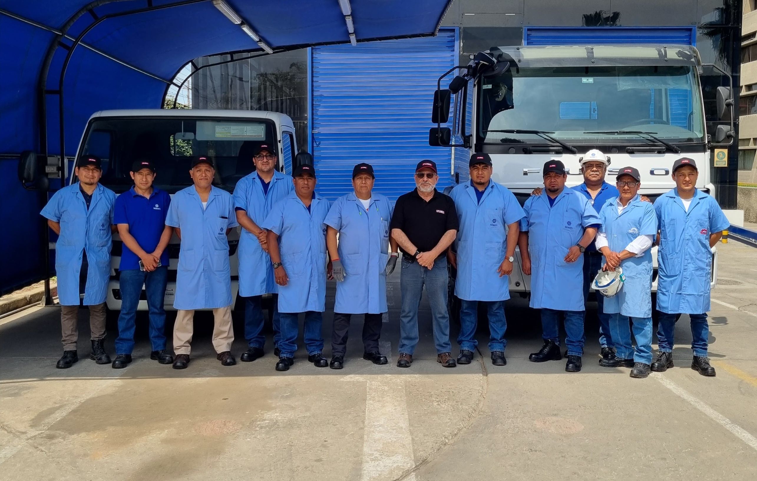 Tecnología y capacitación: Instructores de SENATI refuerzan sus conocimientos en mecánica automotriz con expertos del sector